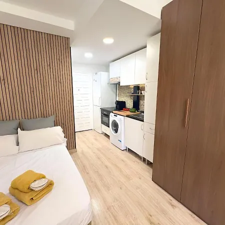 Urban Peace - Downtown - Pool - Private Terrace Apartament *